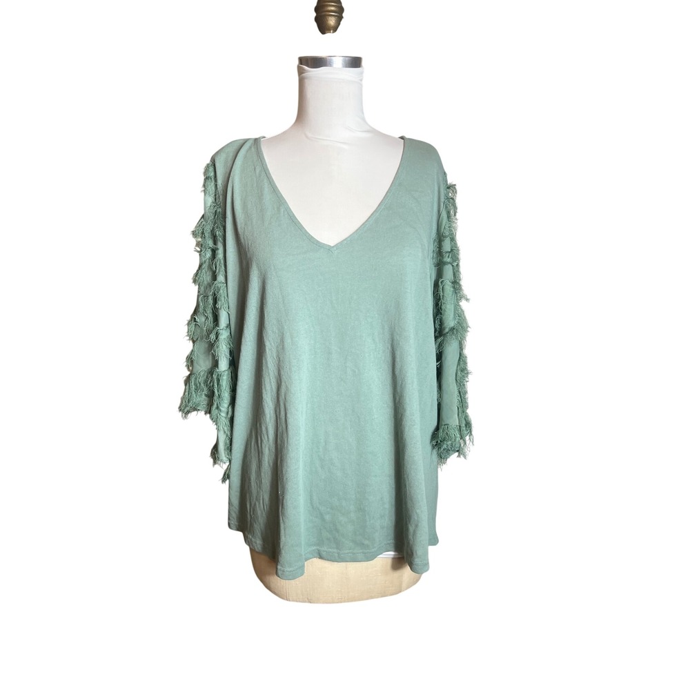 ANDTHEWHY Los Angeles Sage Green Fringe Eyelash Sleeve V-Neck Top 1X ATW13588-1P